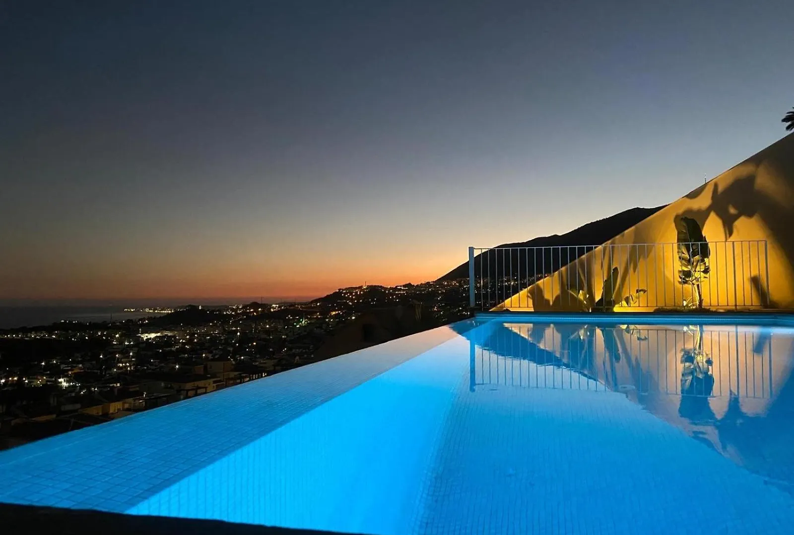Spacious Villa With Great Views! Benalmadena