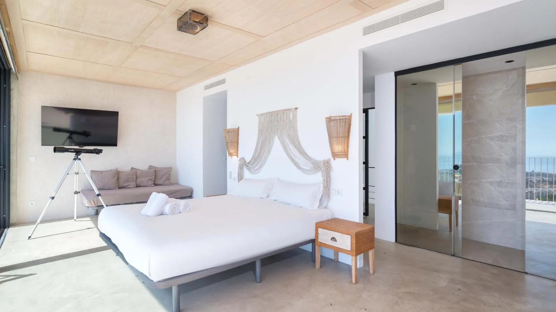 Spacious Villa With Great Views! Benalmadena