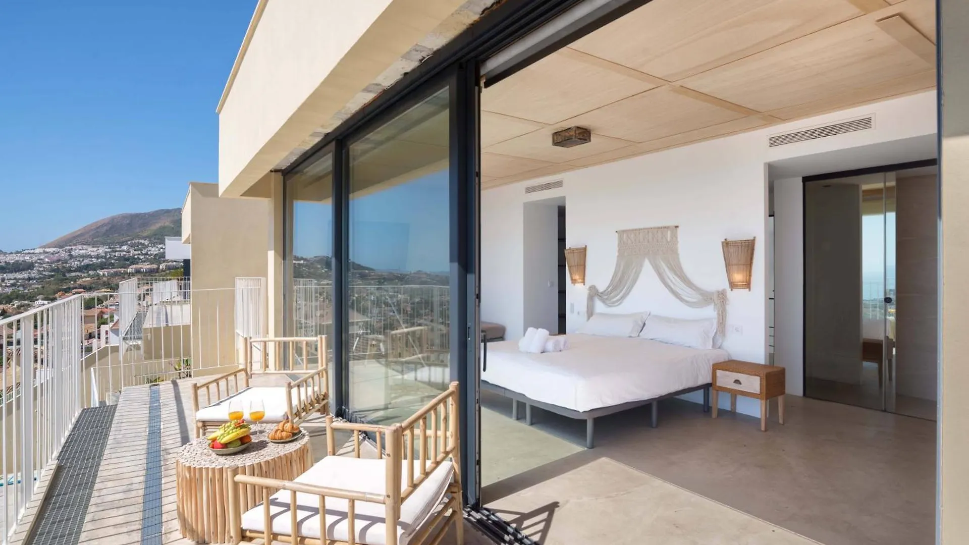 Spacious Villa With Great Views! Benalmadena 0*,